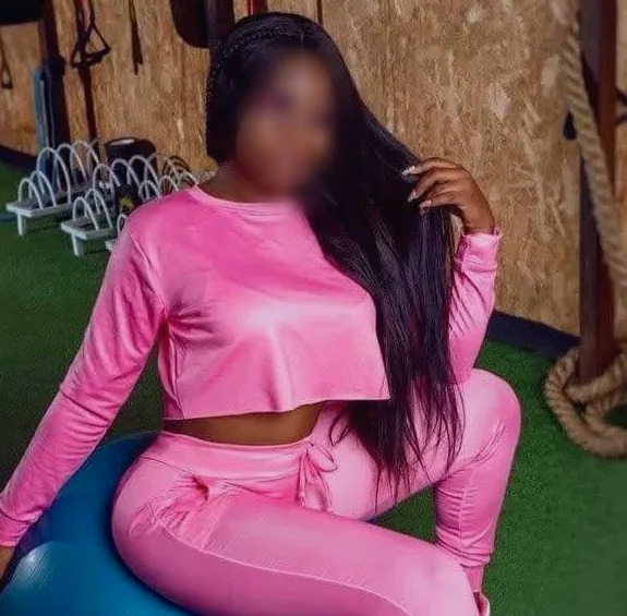 Astrid, 28