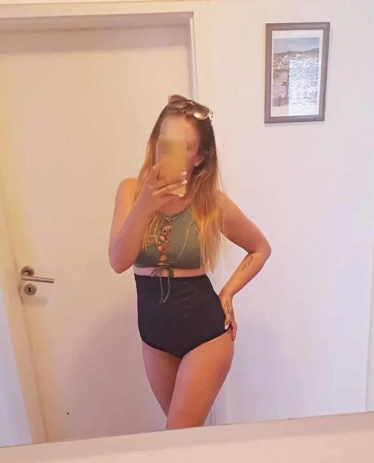 Louise, 33
