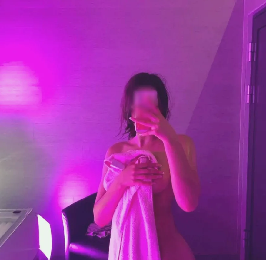 Rebecca, 18